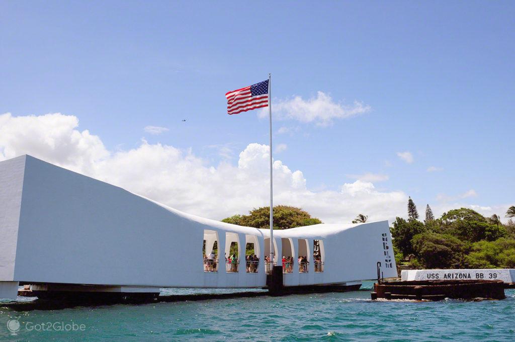 USS-Arizona-Pearl-Harbour-Havai-1024x680